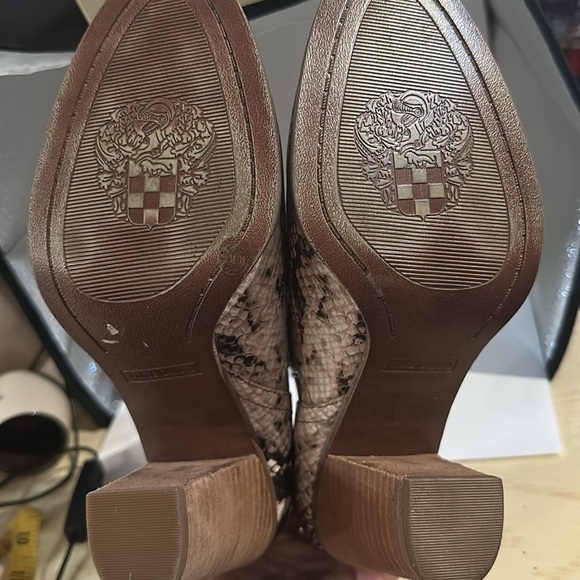 Vince Camuto Black and Tan Ankle Boots Snakeskin Print - Picture 3 of 4
